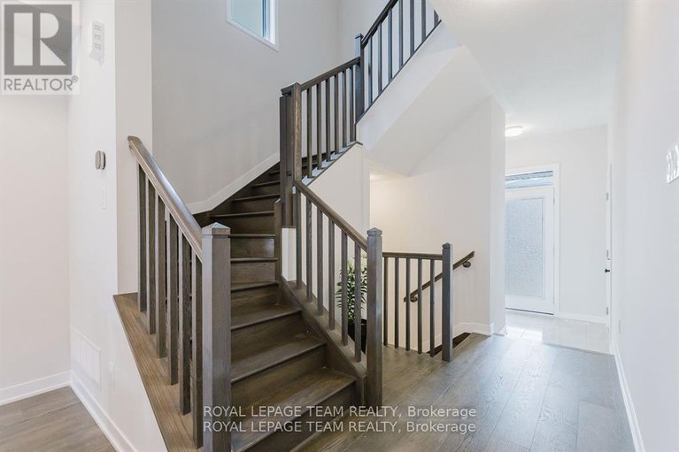 28959993/611-fenwick-way/stonebridge/ottawa/ontario/K2J7E5_18