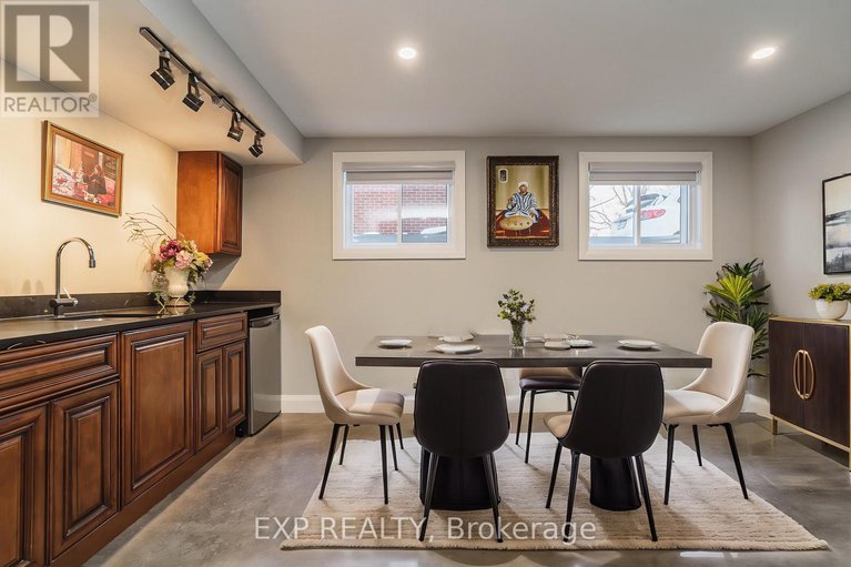 28347663/1885-arizona-avenue/urbandale-acres/ottawa/ontario/K1H6Z5_25