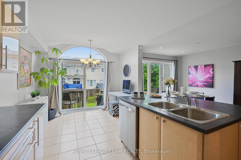 28334398/2072-dunollie-crescent/morgans-grantsouth-march/ottawa/ontario/K2W1H6_19