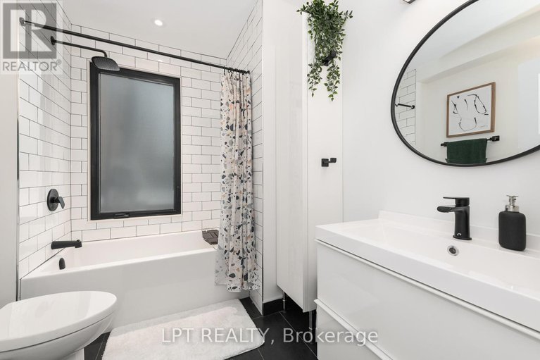 28269196/323-booth-street/west-centre-town/ottawa/ontario/K1R7K1_32