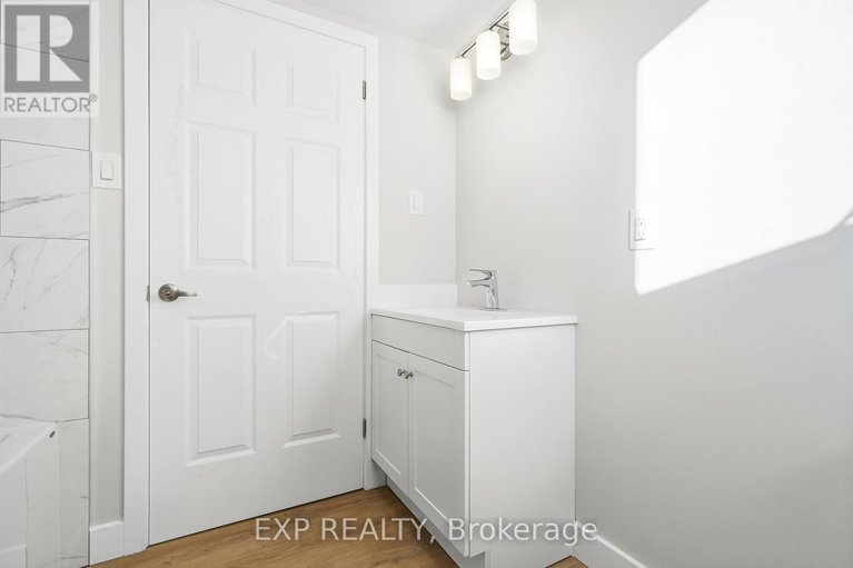 29332687/2158-fillmore-crescent/beacon-hill-north/ottawa/ontario/K1J6A4_25