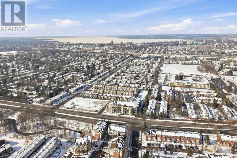 29379158/416-2785-baseline-road/redwood-park/ottawa/ontario/K2H0B7_45