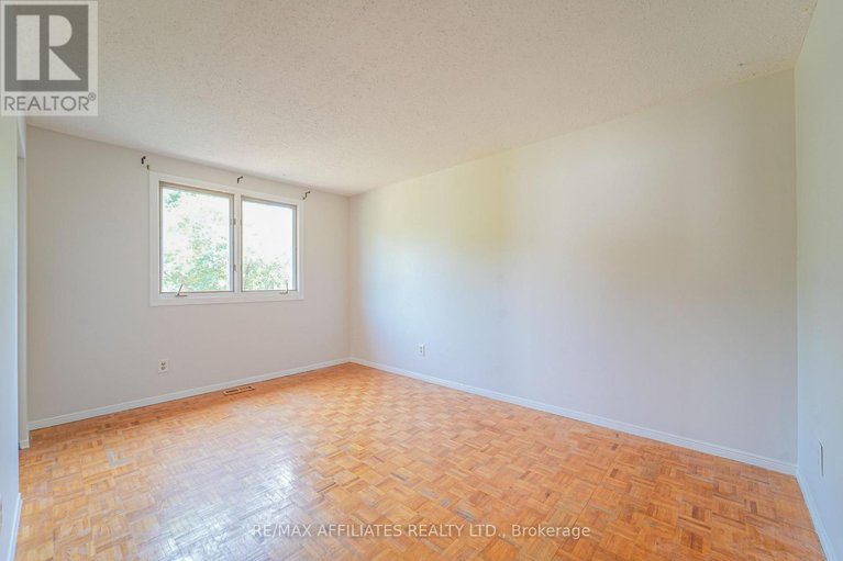 28708608/208-old-colony-road-e/glencairnhazeldean/ottawa/ontario/K2L1M7_18