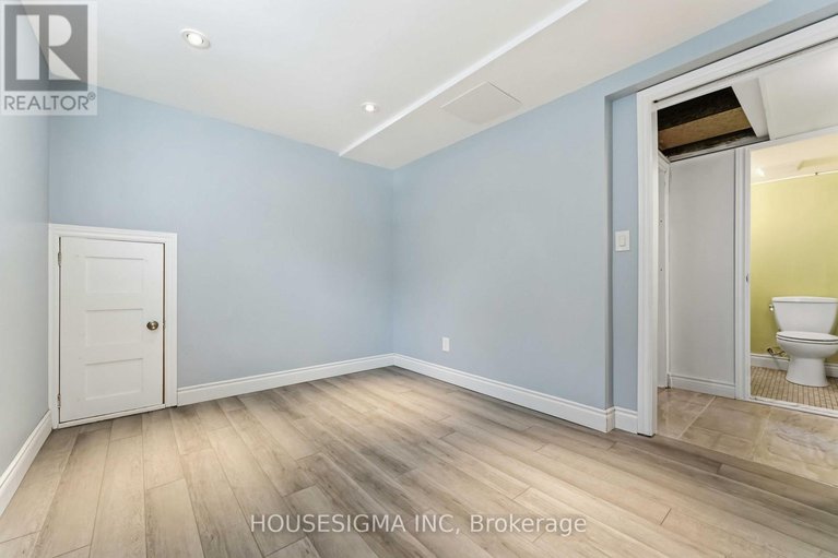 29433007/1047-richard-avenue/billings-bridge/ottawa/ontario/K1H8C3_37