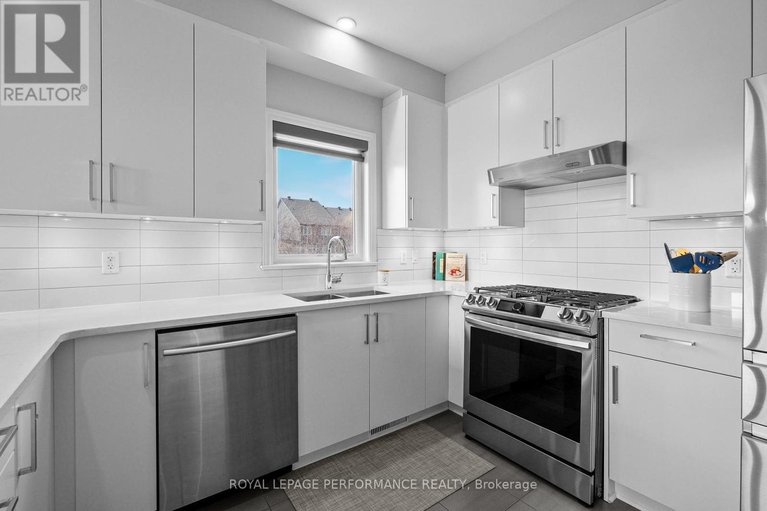 29645046/527-silverbell-crescent/blossom-parkkemp-parkfindlay-creek/ottawa/ontario/K1T0N9_13