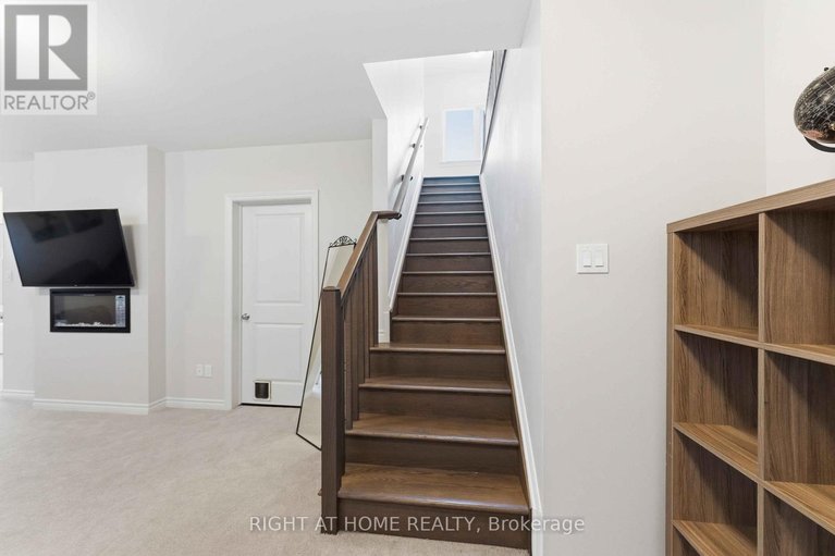 29564019/272-maygrass-way/remainder-of-stittsville-area/ottawa/ontario/K2S2K9_24