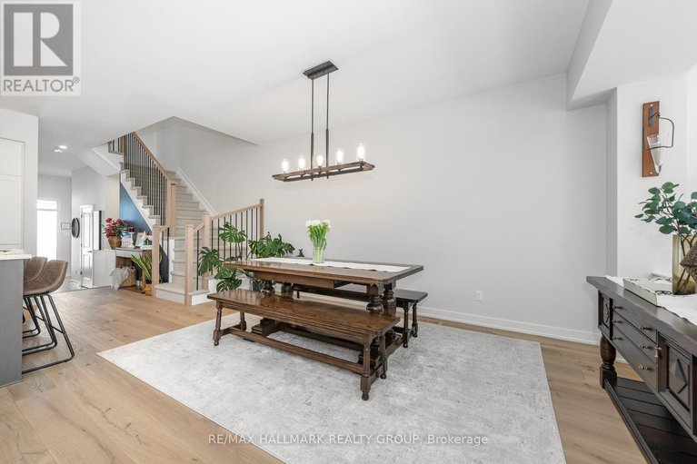 29405995/2260-copperhead-street/mer-bleuebradley-estatesanderson-park/ottawa/ontario/K1W4W6_15