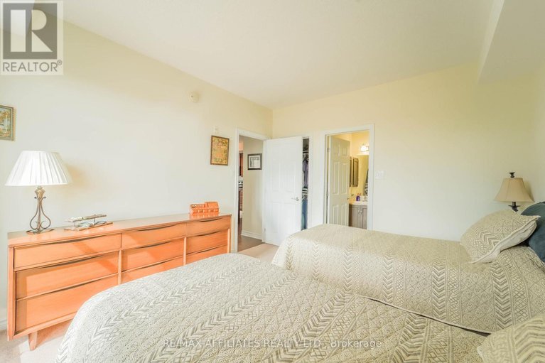 28830419/201-220-janka-private/emerald-meadowstrailwest/ottawa/ontario/K2V0E6_15