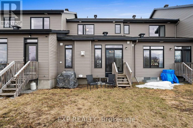 28297698/653-putney-crescent/stittsville-south/ottawa/ontario/K2S2N7_38