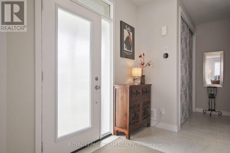 28291753/506-oldenburg-avenue/btwn-franktown-rd-fallowfield-rd/ottawa/ontario/K0A2Z0_4