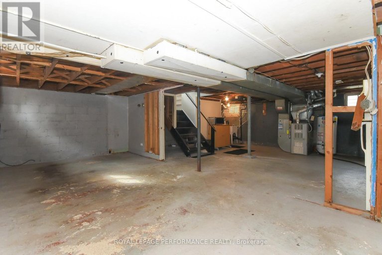 29565528/274-queen-mary-street/overbrookcastle-heights/ottawa/ontario/K1K1X2_32