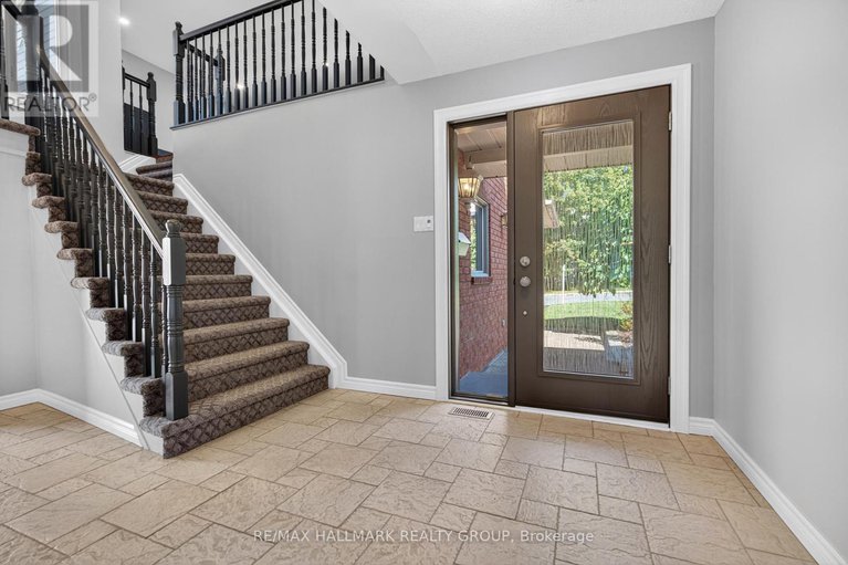 29338988/1354-gaultois-avenue/chateauneuf/ottawa/ontario/K1C3G6_5