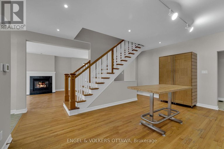 29476157/145-manorhill-private/urbandale-acres/ottawa/ontario/K1H2J3_6