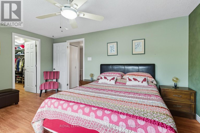 28895549/2463-orient-park-drive/blackburn-hamlet-south/ottawa/ontario/K1B4N2_20