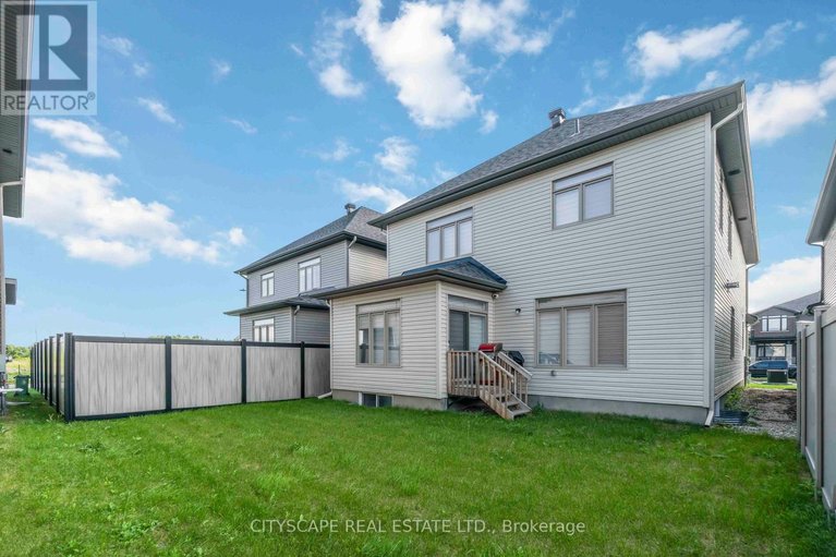 29634385/617-kenabeek-terrace/riverside-southgloucester-glen/ottawa/ontario/K4M0B3_32