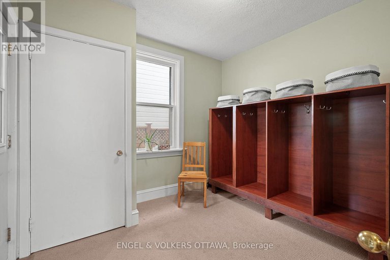 28288028/674-melbourne-avenue/laurentianview/ottawa/ontario/K2A1X5_27
