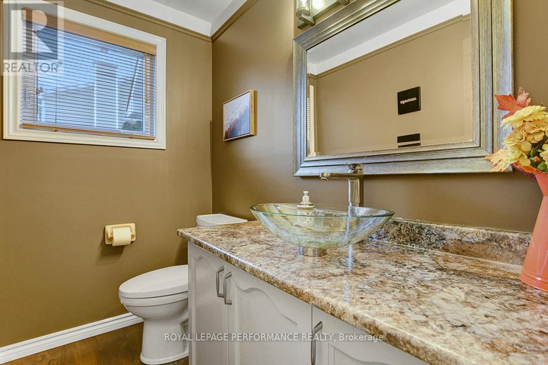 29434001/32-parklands-avenue/village-of-russell/russell/ontario/K4R1A2_26