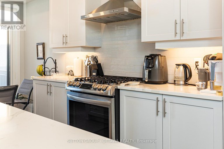 29090103/214-big-dipper-street/riverside-southgloucester-glen/ottawa/ontario/K4M0K5_15