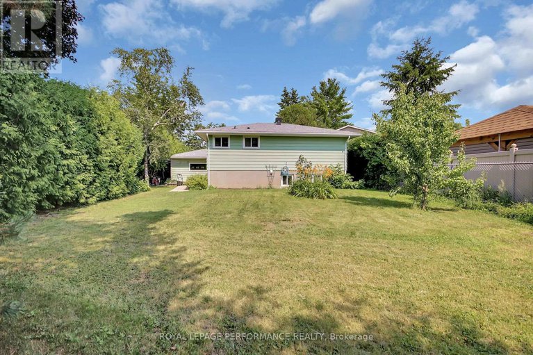 28620608/16-wareham-street/bells-corners/ottawa/ontario/K2H6P8_21
