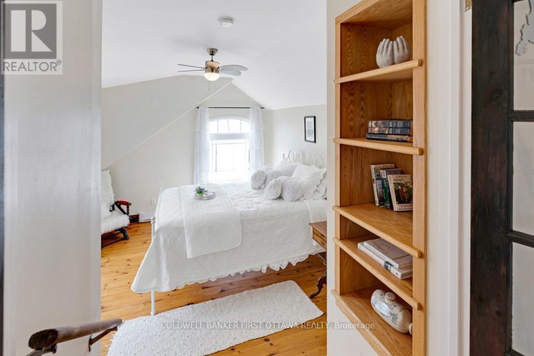 29212098/28-south-street/drummondnorth-elmsley-north-elmsley-twp/drummondnorth-elmsley/ontario/K7H2G1_31