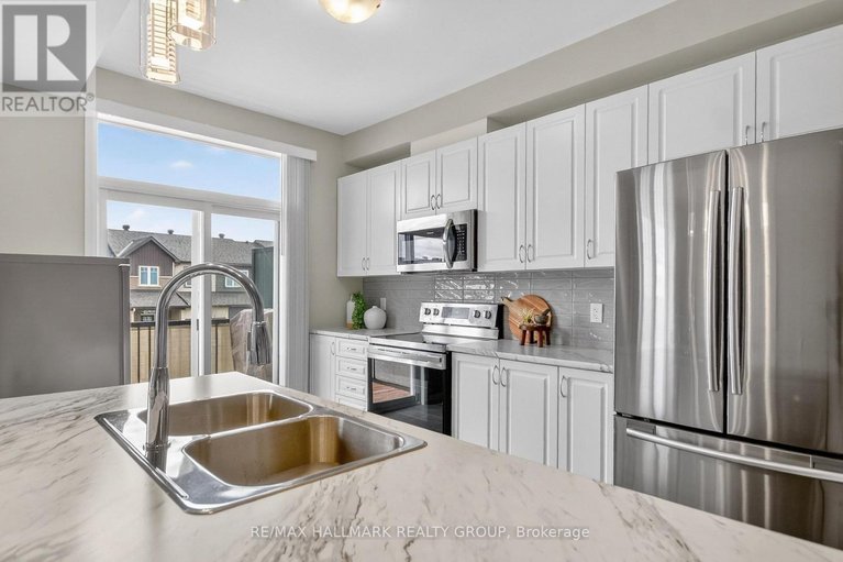 29577723/58-teelin-circle/half-moon-bay/ottawa/ontario/K2J6T9_17