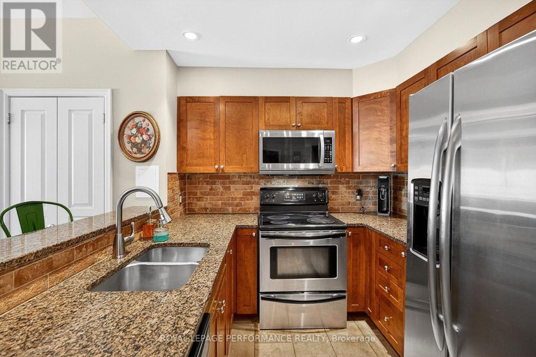 28676641/103-200-besserer-street/sandy-hill/ottawa/ontario/K1N0A7_5