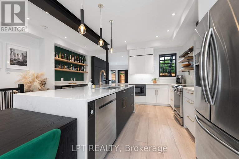 28269196/323-booth-street/west-centre-town/ottawa/ontario/K1R7K1_13