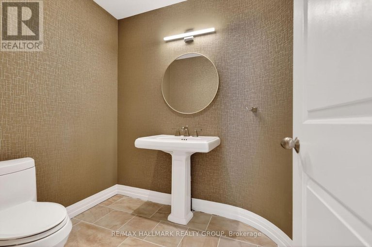 29680684/1934-lenester-avenue/mckellar-heightsglabar-park/ottawa/ontario/K2A1J9_22