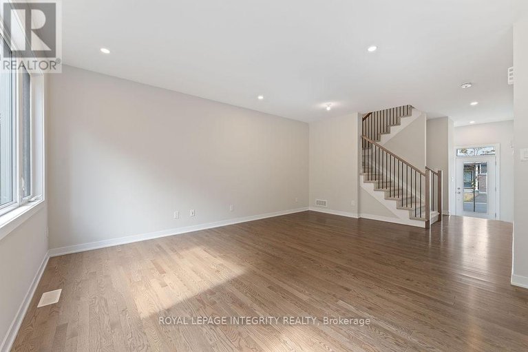 28798690/255-falsetto-street/mer-bleuebradley-estatesanderson-park/ottawa/ontario/K1W1E9_5