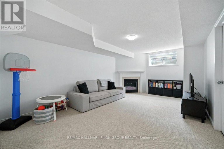 28631478/243-cityview-crescent/springridgeeast-village/ottawa/ontario/K4A0T9_17