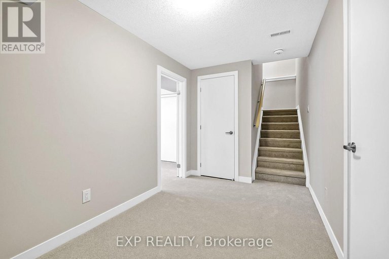 28620818/98-pizzicato-street/mer-bleuebradley-estatesanderson-park/ottawa/ontario/K1C7G4_30
