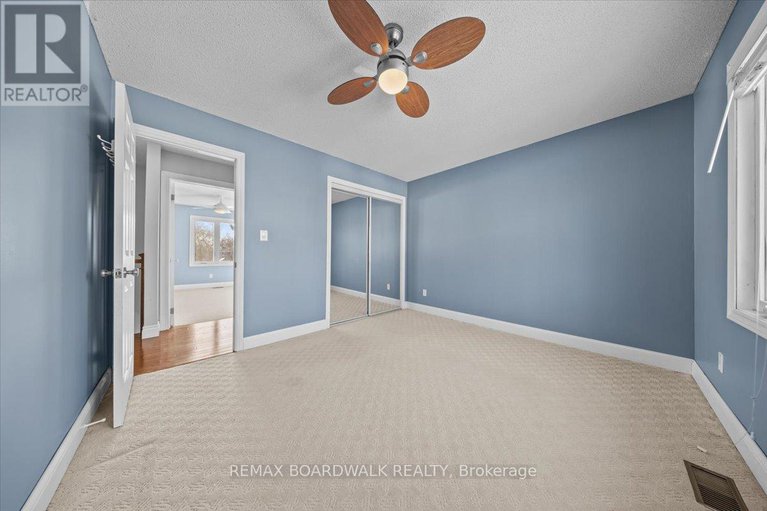 29344608/7089-bush-drive/greely/ottawa/ontario/K4P1M8_33