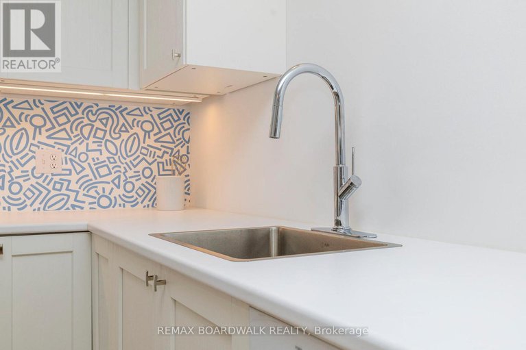 29210288/12-selye-crescent/beaverbrook/ottawa/ontario/K2K1C9_15