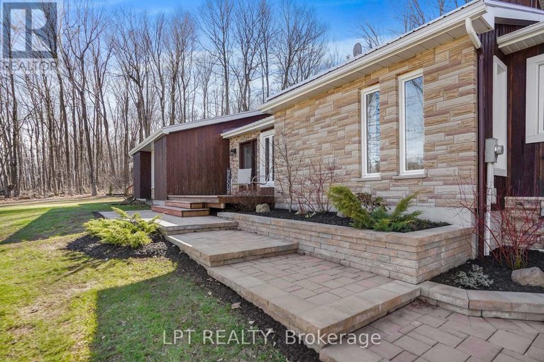 29678236/8180-gibbs-road/east-hawkesbury/ontario/K0B1M0_3
