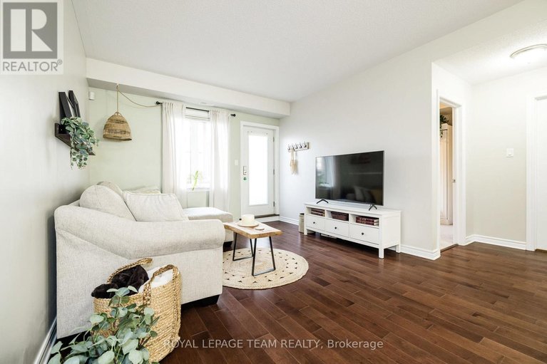 29564017/a-19-tadley-private/longfields/ottawa/ontario/K2J2T3_8