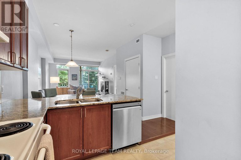28831348/217-205-bolton-street/lower-townbyward-market/ottawa/ontario/K1N1K7_8