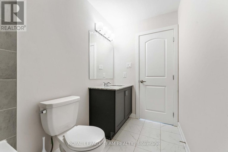 28703739/3040-travertine-way/half-moon-bay/ottawa/ontario/K2J6W9_40