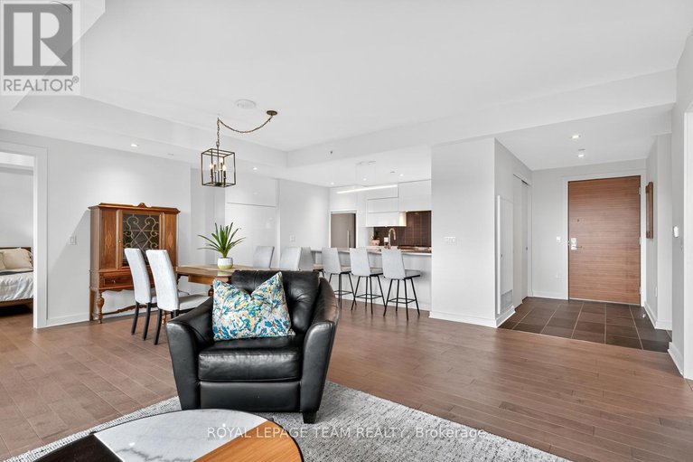 28735068/608-135-barrette-street/vanier/ottawa/ontario/K1L7Z9_14
