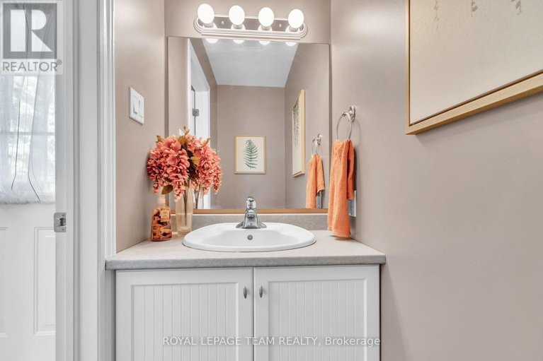 28471624/5705-lombardy-drive/osgoode/ottawa/ontario/K0A2W0_24