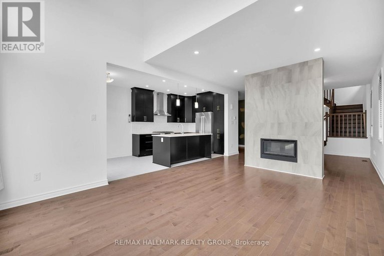28819616/276-big-dipper-street/riverside-southgloucester-glen/ottawa/ontario/K4M0J6_9