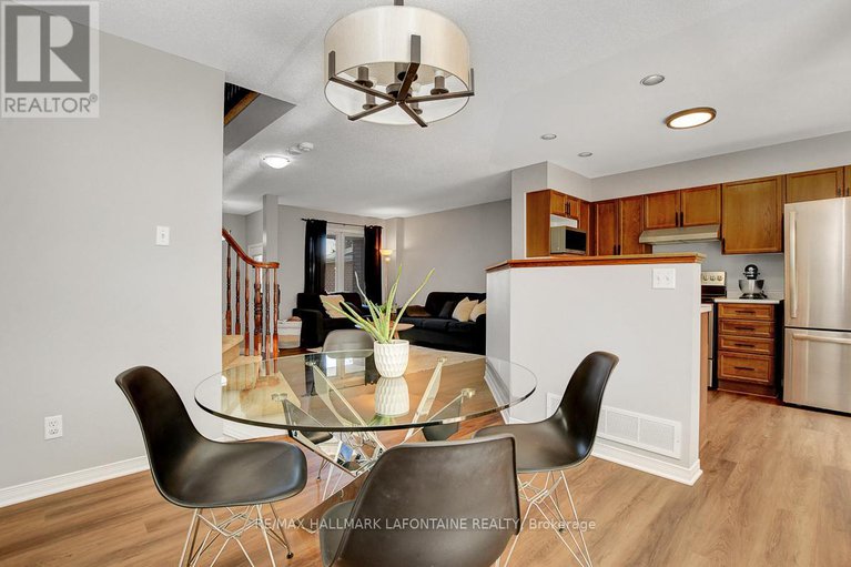 28827853/446-lawler-crescent/chatelaine-village/ottawa/ontario/K4A3Y3_10