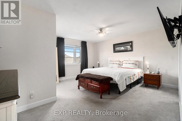 29335392/704-azure-street/village-of-russell/russell/ontario/K4R1E5_17