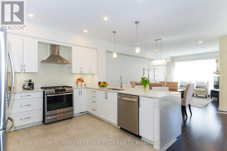 29666466/725-capricorn-circle/riverside-southgloucester-glen/ottawa/ontario/K4M0J4_15