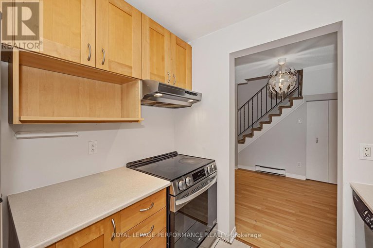 28997579/84-1317-marigold-crescent/pineview/ottawa/ontario/K1B5E7_12