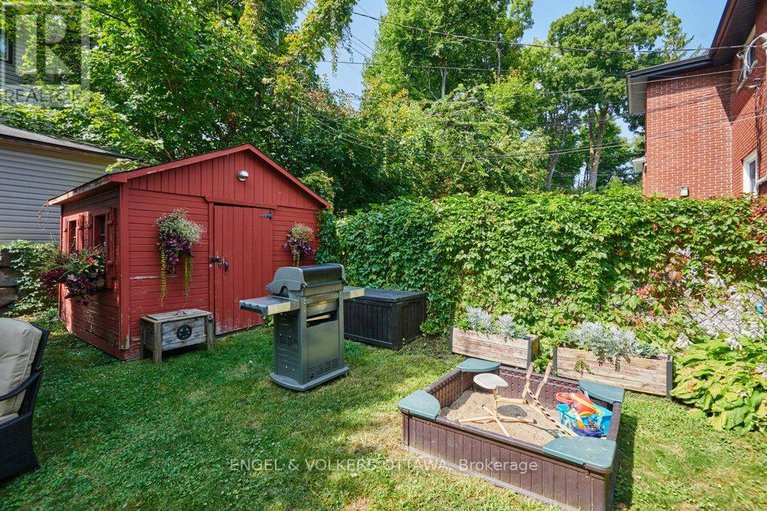 28848806/2565-elmhurst-street/queensway-terrace-north/ottawa/ontario/K2B7N2_30