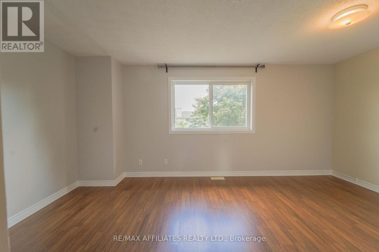 28589609/65-47-mcdermot-court/katimavik/ottawa/ontario/K2L3V5_18