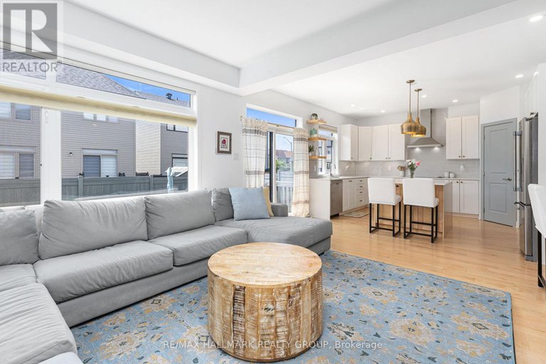 28477772/258-fountainhead-drive/mer-bleuebradley-estatesanderson-park/ottawa/ontario/K1W0H4_10