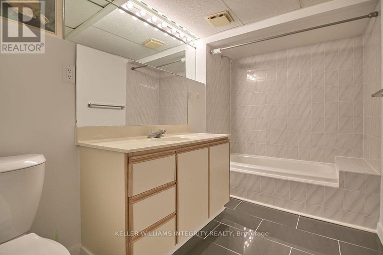 28490923/77-seabrooke-drive/glencairnhazeldean/ottawa/ontario/K2L2K4_46