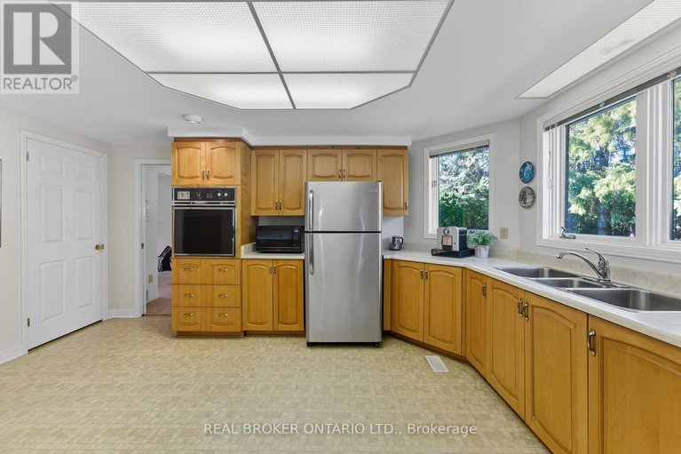 28875252/3-red-oaks-trail/stittsville-central/ottawa/ontario/K2S1E2_10