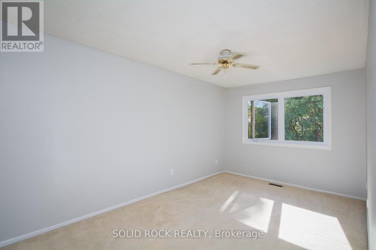 28965258/3-63-ramsgate-private/mooneys-bayriverside-park/ottawa/ontario/K1V8M4_28